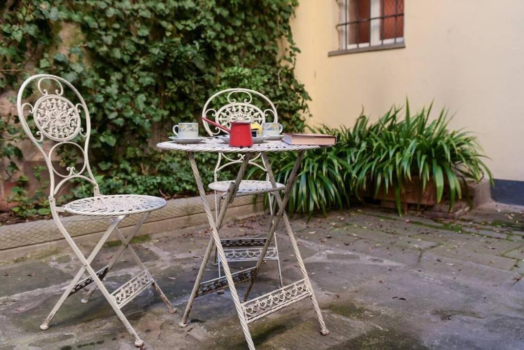 Cozy Apartment With Private Garden - City Center - ฟลอเรนซ์ ภายนอก รูปภาพ